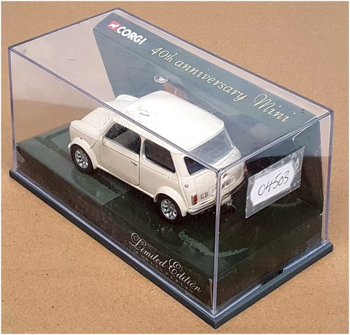 Corgi 1/36 Scale 04503 - Austin Mini 40th Anniversary - Old English White - Picture 5 of 5