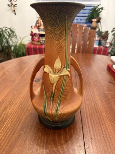 Roseville Pottery Zephyr Lily 137-10 Vintage, 1946-1950