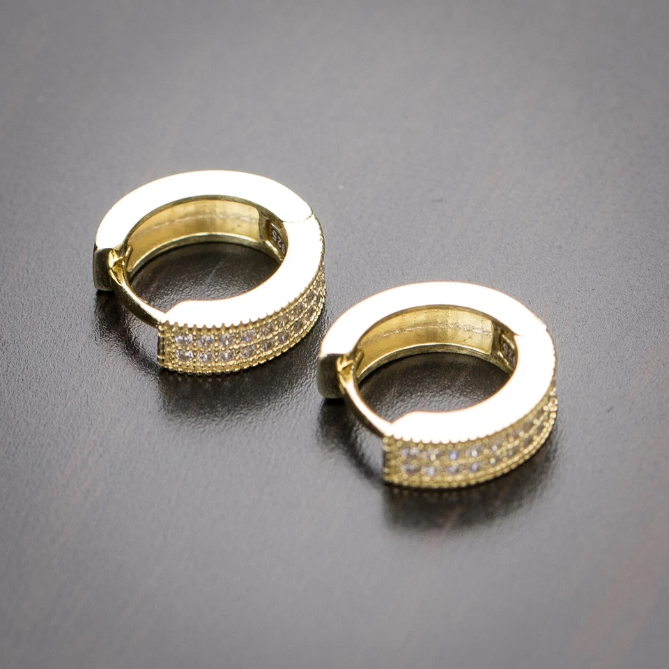 Pendientes de aro gruesos de circonita helada enchapados en oro de 14K para hombre de plata de ley 925 Foto 3 de 4