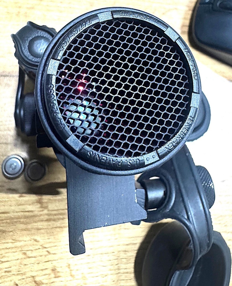 Aimpoint CompM2 M68 CCO Red Dot - GRADE 1 - w/ Gooseneck Mount
