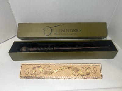 WIZARDING WORLD OF HARRY POTTER OLLIVANDERS INT WILLOW 5 WAND W/ MAP