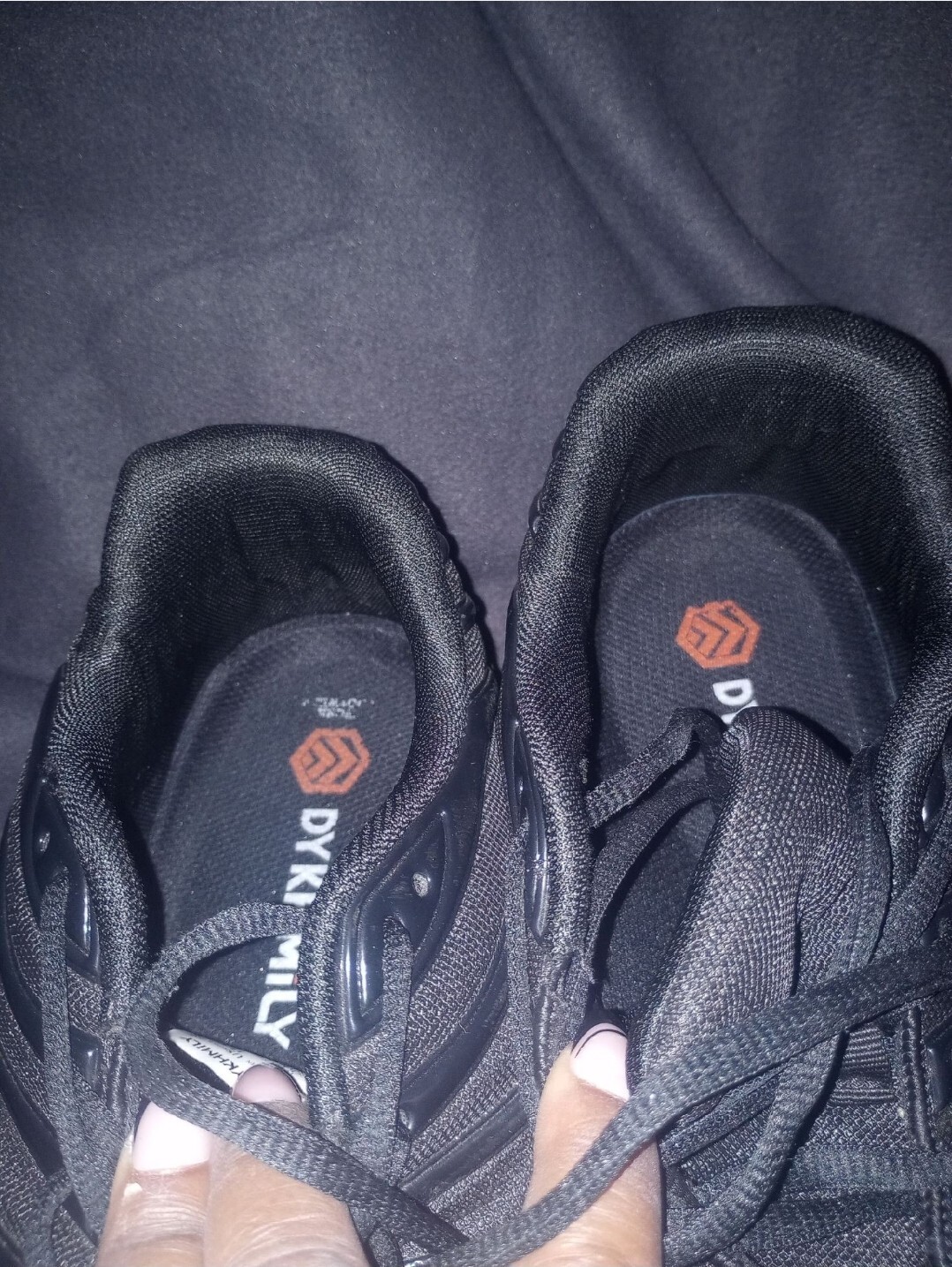 mens-relaxed-fit-memory-foam-skechers-non-slip-work-shoes-slip