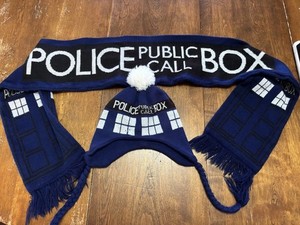 Doctor Who: Tardis Knit Beanie Hat And Scarf