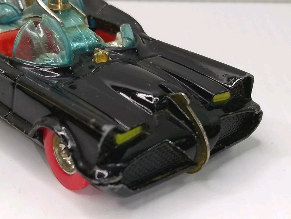 Винтажный Бэтмобиль Corgi с Фигурками Вариант Красных Шин Литой Проект Восстановления - Изображение 3 из 4
