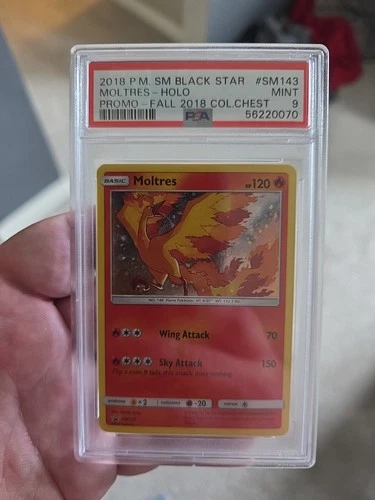 Moltres Holo #SM143 Black Star Promo 2018 Pokemon Collectors Chest PSA 9 Mint