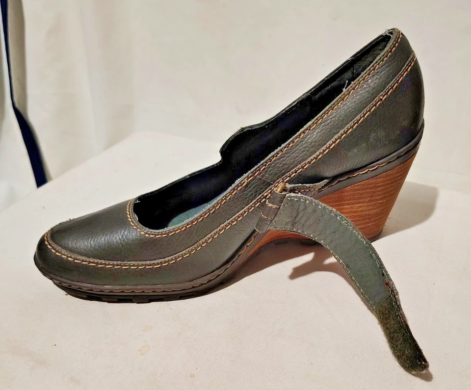 Baixo feminino wedge, sapato, cinza escuro, tamanho 8, fecho de gancho e laço - Imagem 2 de 4