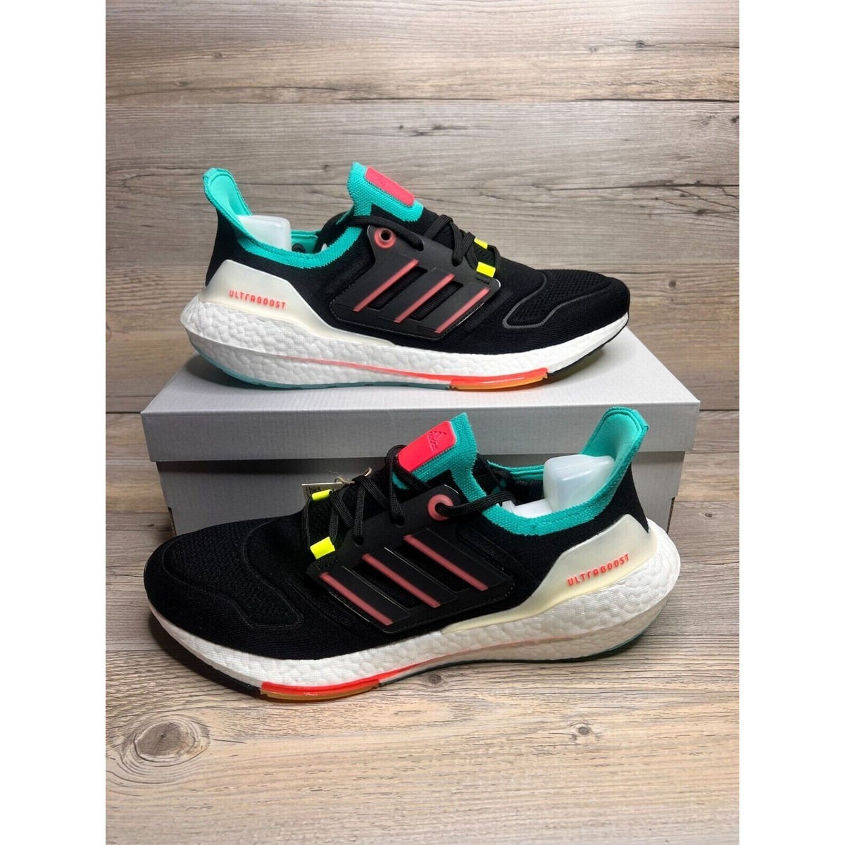 マックスSサイズ adidas Ultra Boost 22 Mens Size 10.5 Black Turbo Mint Rust