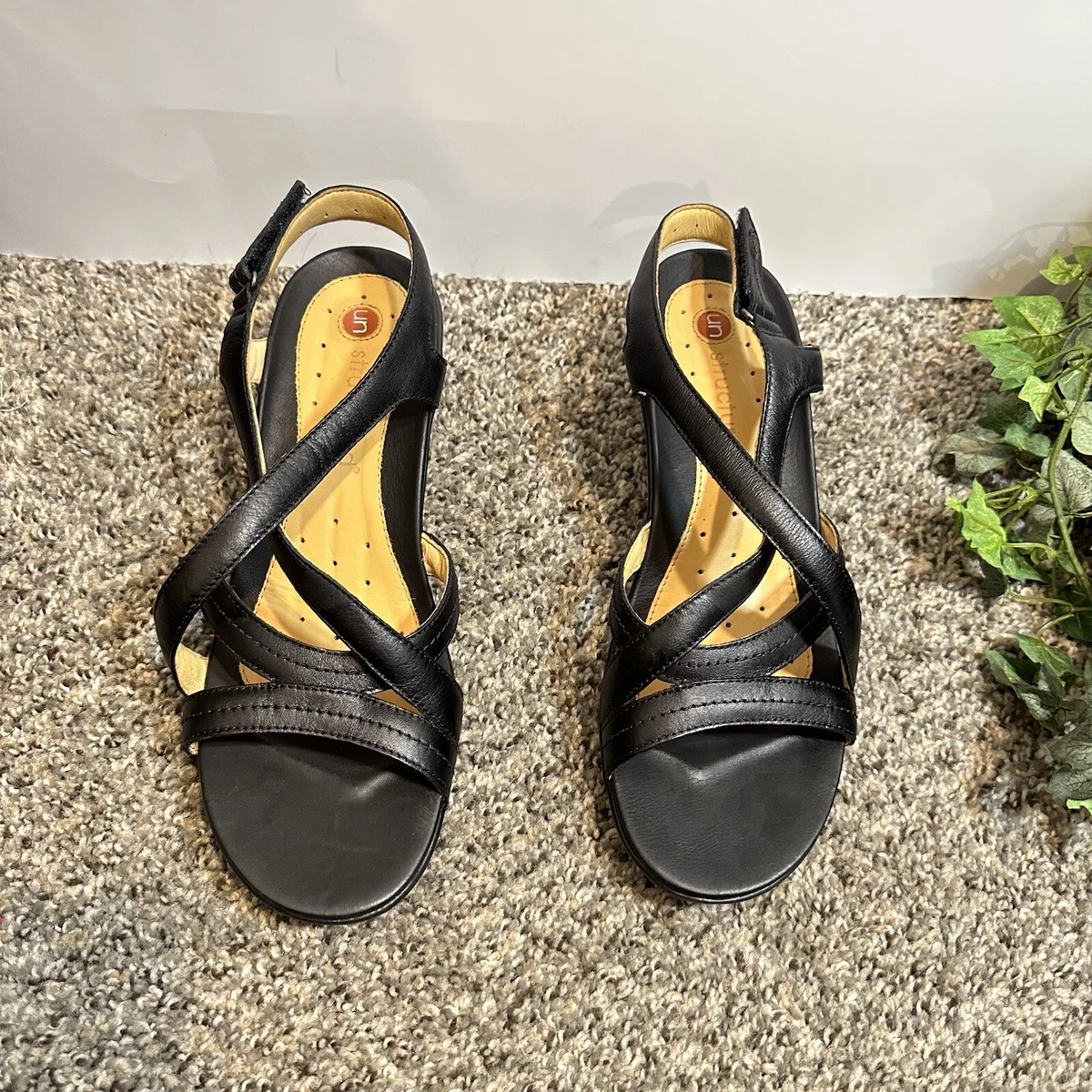 Clarks structured sandals deals