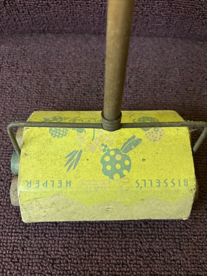 Barredora de alfombras para niños de colección alta-baja Bissell's Little Helper - amarilla rara Foto 4 de 4