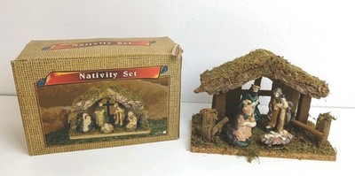Weihnachtskrippe mit 4 Keramikfiguren Holz & Mooskrippe Vintage 