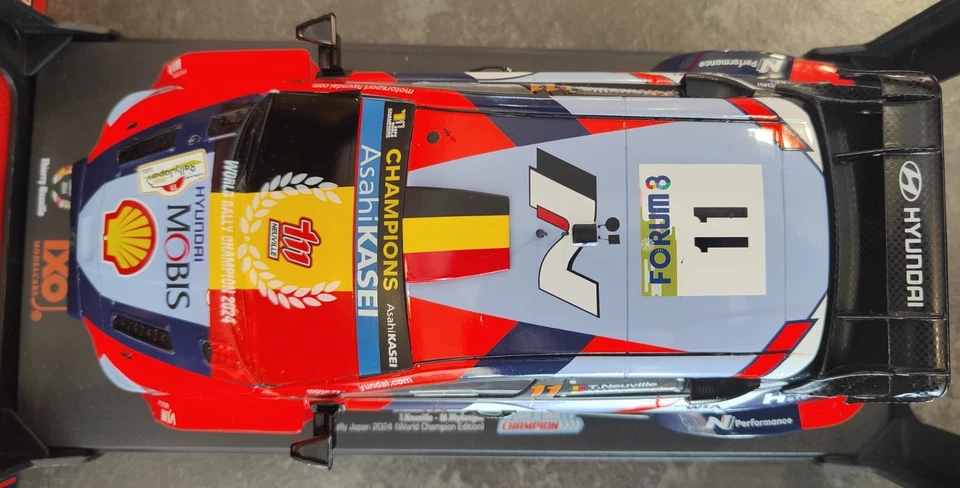 Hyundai i20 WRC Japan 2024 Neuville Campione del Mondo Modello 1:18 IXO diecast - Immagine 4 di 4