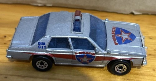 Matchbox Ford LTD Police Vehicle Silver Gray 1987 Diecast Cars 1/64 Vintage 3"