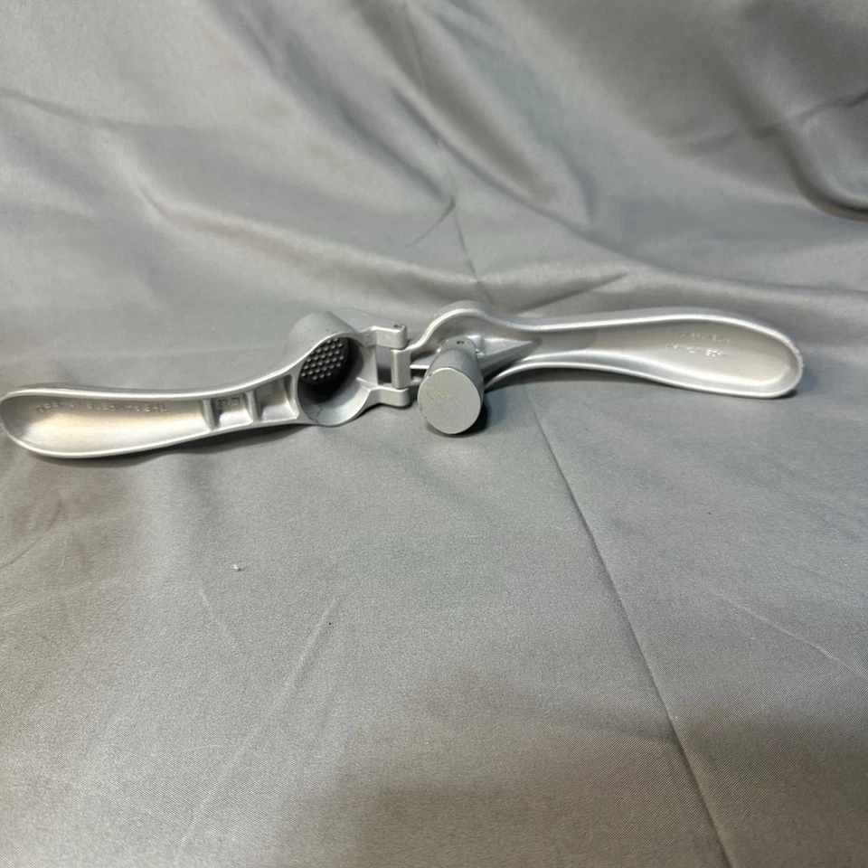 Prensa de ajo Pampered Chef #2575 aluminio *sin herramienta de limpieza* Foto 4 de 4