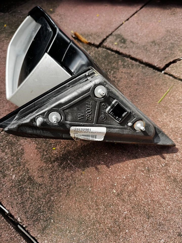 2013 - 2016 Cadillac ATS Right Passenger & Left Diver Side View Door Mirror OEM - Image 2 of 4