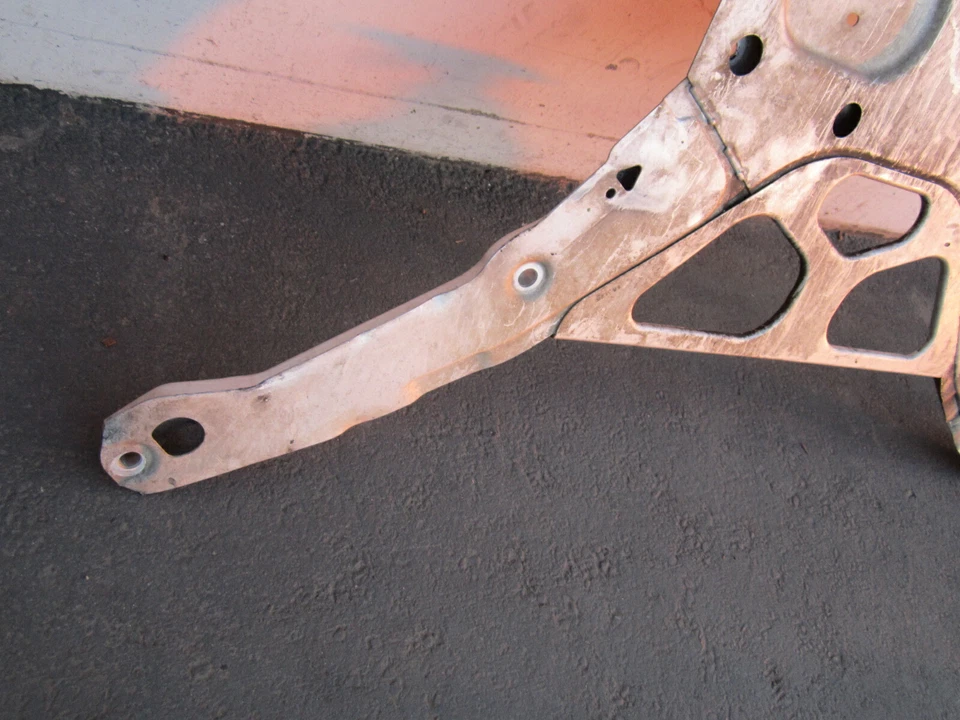 dp11215 Cadillac ATS 2016 2017 2018 2019 under engine Shield plate support OEM - Image 3 of 4