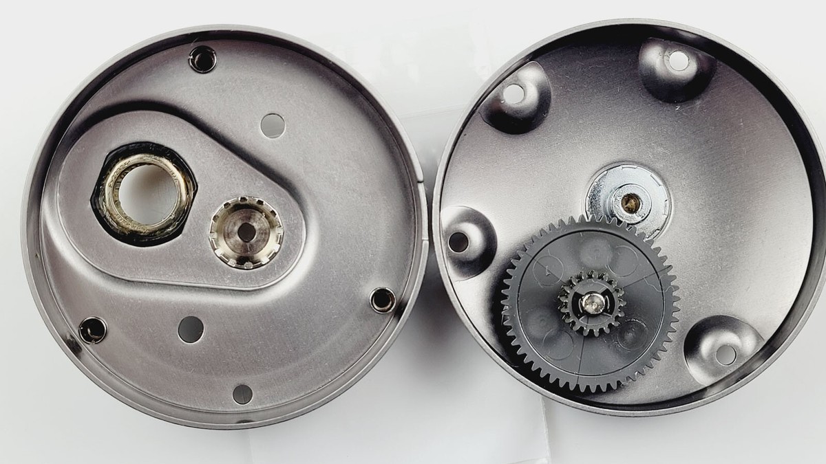 Abu Garcia Ambassadeur 5500 HCL Reel Parts - both plates, screws | eBay