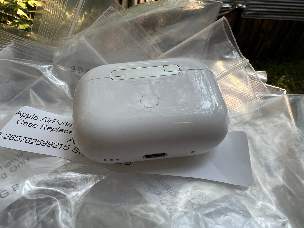 Apple AirPods Pro 2nd Gen Charging Case Replacement A2700 Apple AirPods Pro 2nd Gen Charging Case Replacement A2700