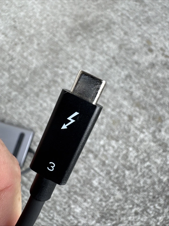 StarTech Thunderbolt 3 to Dual DisplayPort Adapter - Image 3 of 4