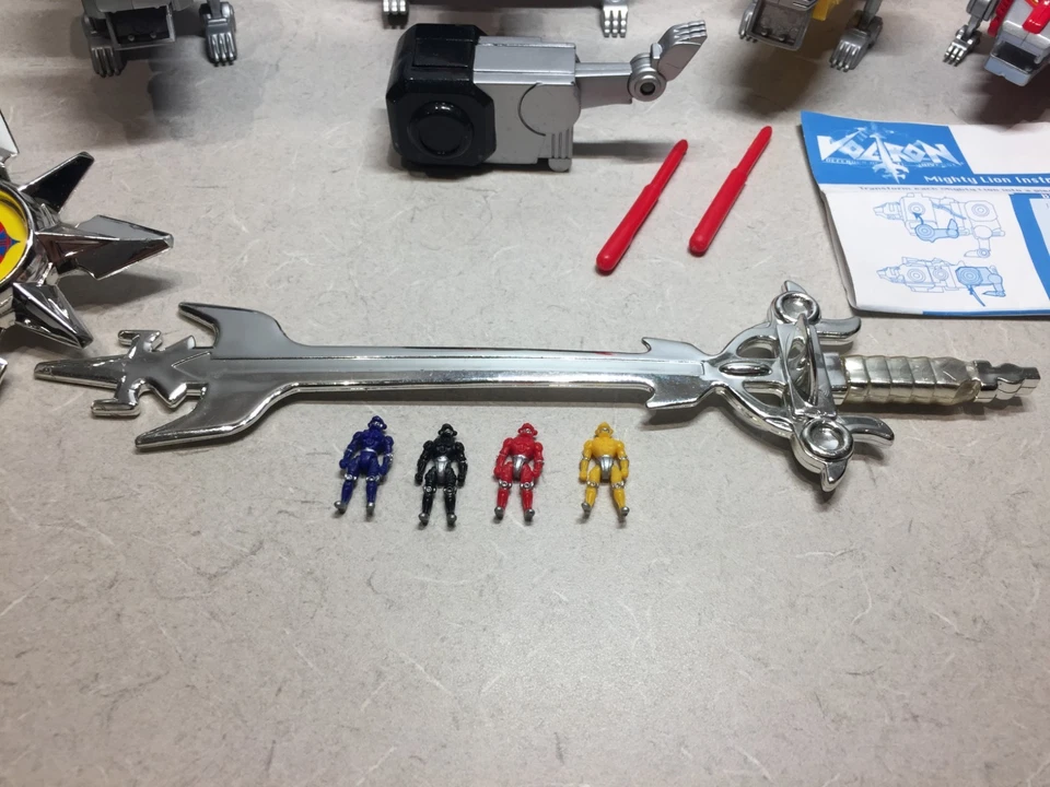 Trendmasters 1998 Lion Force Voltron Third Dimension Rare w Mini Figure Parts - Image 2 of 4