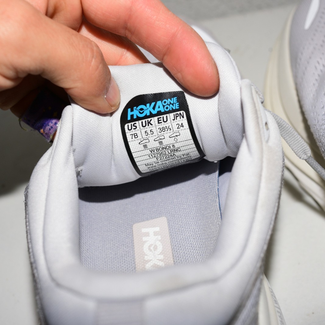 HOKA Bondi 8 Running Shoe Women US 7 B thumbnail 14