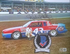 NASCAR Legend Richard Petty Signed 8x10 Photograph Beckett COA  BL20571