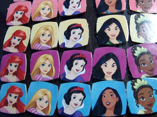 Yahtzee Jr Disney Princess 2020 Game Ariel Rapunzel Mulan 30 scoring tokens - Picture 4 of 6