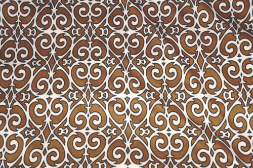 1  1/2 yd  Hacci Knit Fabric Stylized Scroll Beige Apparel    Bfab - Afbeelding 1 van 3