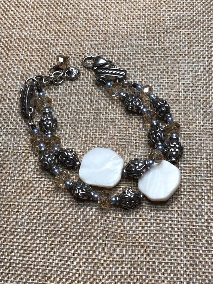 Brazalete Brighton Utopia Plata Doble Hilo Madreperla y Cristal Topacio  Foto 2 de 4