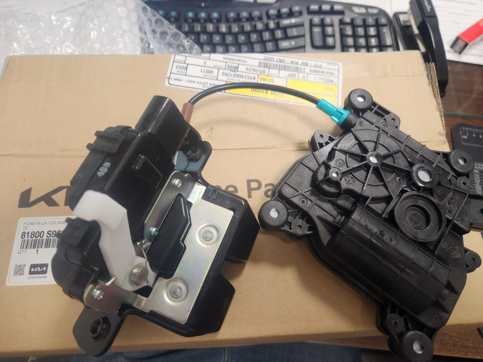 81800-S9600 2019-2025 PESTILLO ELÉCTRICO TELLURIDE PARA PUERTA TRASERA Foto 2 de 2