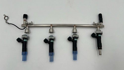 4 injecteurs origine GM OEM 55572478 avec rail carburant 55572478 - Photo 2/3