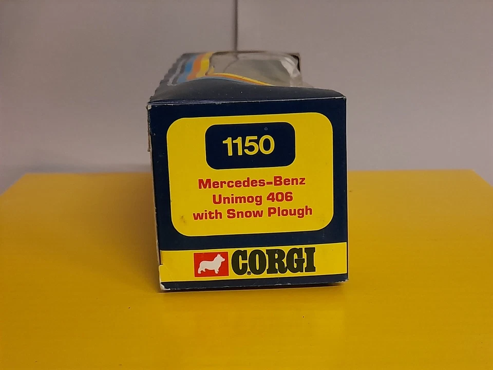 CORGI 1150 Mercedes Benz Unimog  with snow Plough RARO (nuovo scatola originale) - Immagine 2 di 4