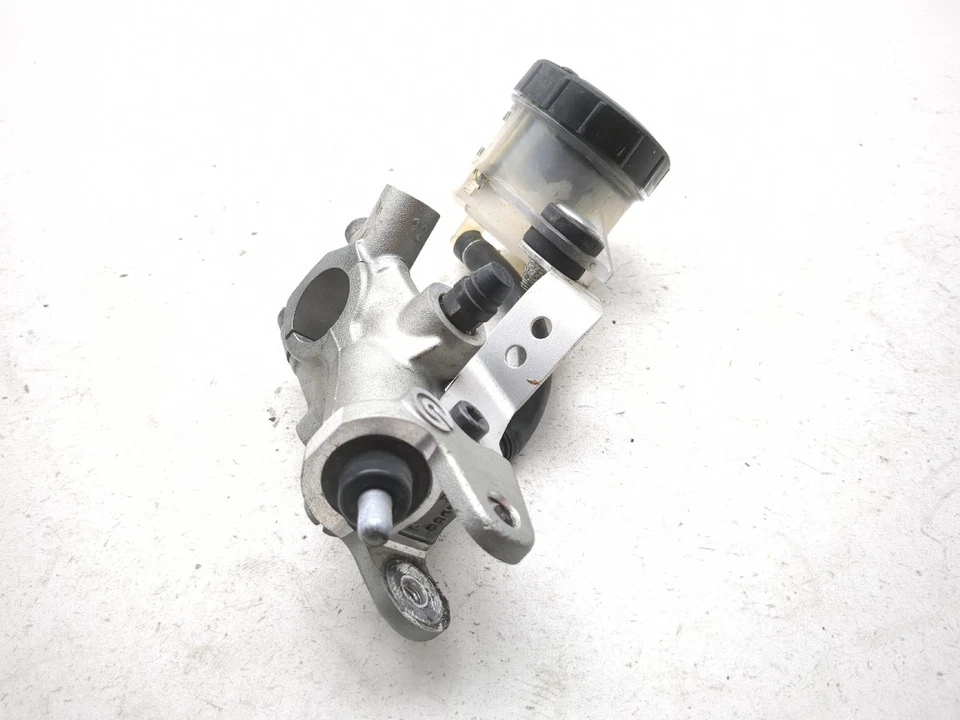 Cilindro maestro de freno delantero Ducati Hypermotard 821 13-15 Foto 2 de 4