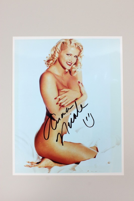 SEXY PLAYBOY PLAYMATE ANNA NICOLE SMITH SIGNED 8X10 WITH COA