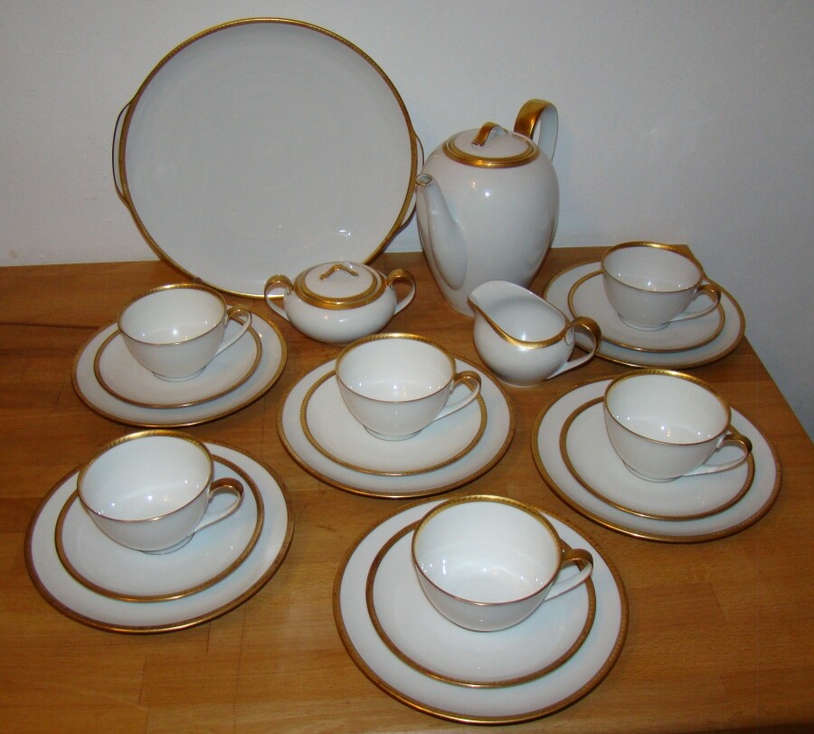 Kaffeeservice Hutschenreuther Carolus Magnus Goldrand 22 Teile für 6 Personen | Fuxin
Kaffeeservice Hutschenreuther Carolus Magnus Goldrand 22 Teile für 6 Personen | Fuxin