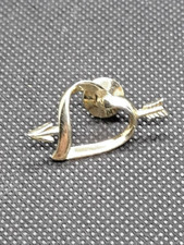 Vintage Heart and Arrow Gold Tone Lapel Pin Cupid LOVE GIFT