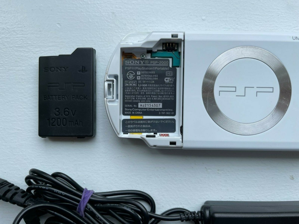 Sony PSP 2000 Launch Edition 64MB Ceramic White Handheld System
