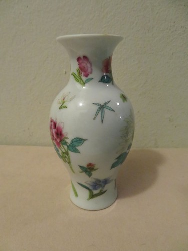 Jarrón de porcelana blanco chino vintage con floral firmado TAL CUAL - Imagen 4 de 7