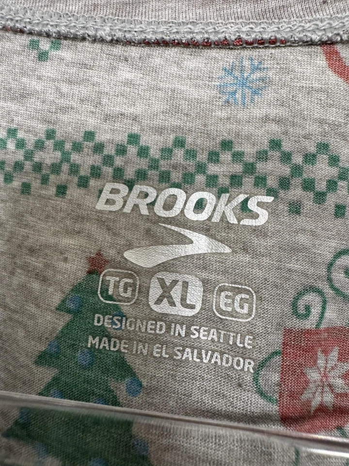 Camisa Brooks Para Hombres XL Gris Correr Alegre Navidad Manga Larga Correr Camiseta Cuello Redondo Foto 3 de 4