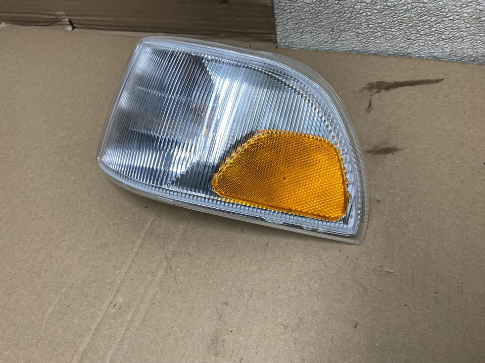 1998 to 2001 Volvo C70 Left Driver LH Side Turn Signal OEM U0873 DW - Image 2 of 4