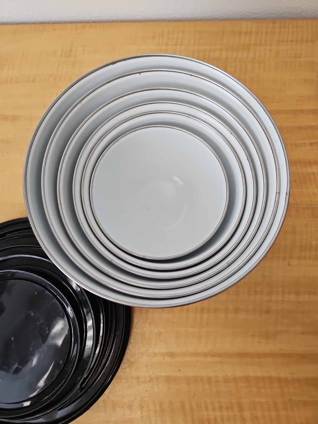 12-Piece Reston Lloyd Metal Nesting Bowl Set, "Simple Lines" bowls lids 44237