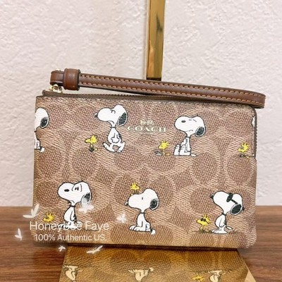 NWT Coach X Peanuts Corner Zip Wristlet In Signature Canvas With