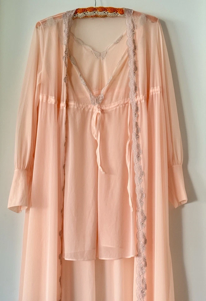 Vintage Mistee Nightgown Robe Set Lace Nylon Enka Crepeset Pegnoir Sz M - Image 2 of 4