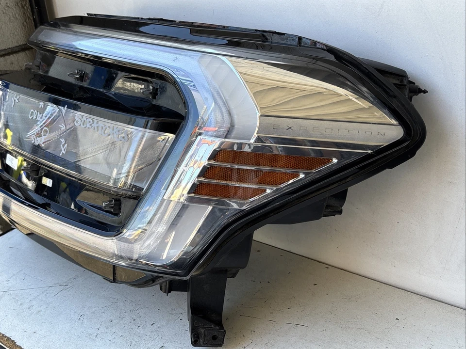 2022 2023 2024 FORD EXPEDITION LH CHROME HEADLIGHT OEM USED Foto 2 de 4