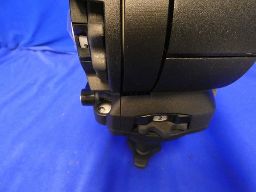 Vinten Vision 8AS Fluid Head w/ 2 handles, quick release plate, capacity 30 lbs - Picture 9 of 9