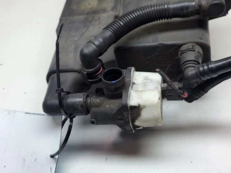 BMW 528I 2012 evaporación de combustible vapor F10 Foto 4 de 4