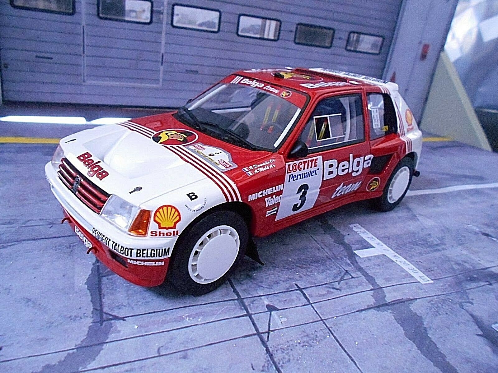 PEUGEOT 205 T16 Rallye Gr.B Ypres Belga Darniche 1985 Ypern RAR Resin otto 118 
