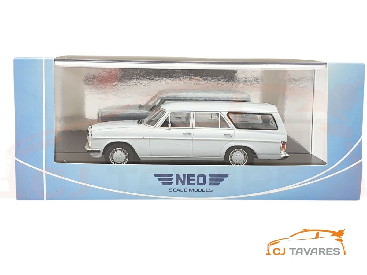 NEO SCALE MODELS NEO47330 MERCEDE BENZ 220 D W 15 BINZ