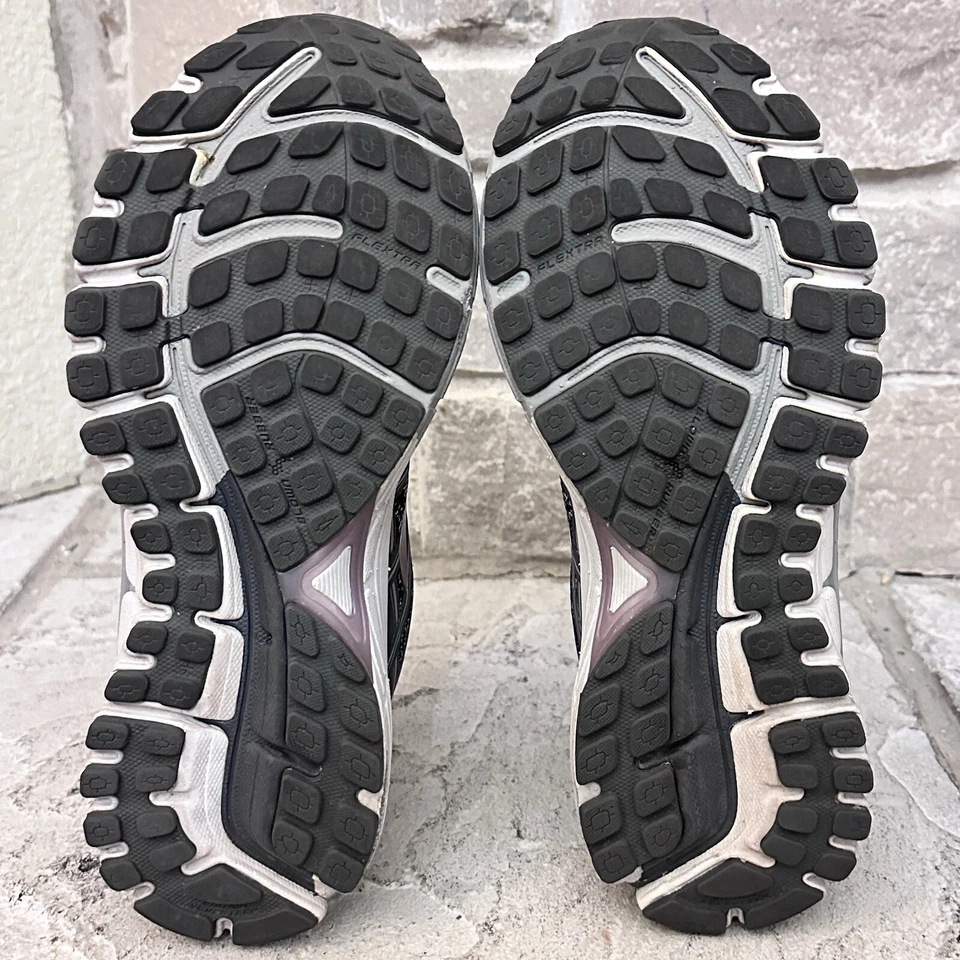 Zapatillas deportivas Brooks Adrenaline GTS 17 9,5 B 1202311B026 casi nuevas Foto 2 de 4