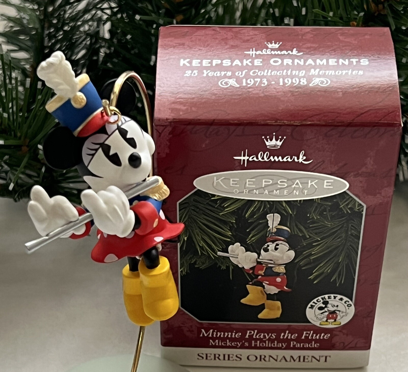 1998 Hallmark Ornament MINNIE PLAYS THE FLUTE #2 Mickey's Parade Disney NIB