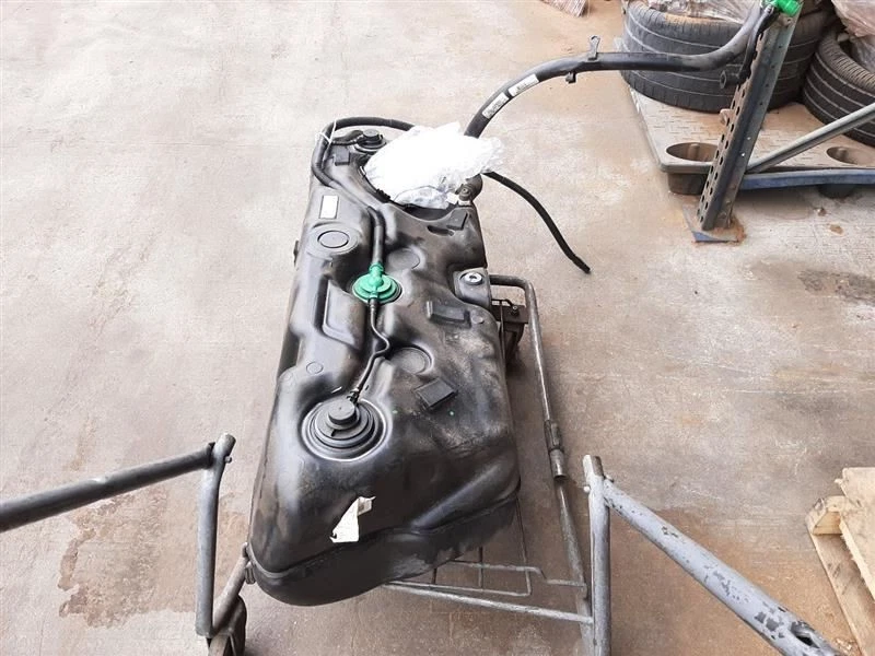 Tanque de combustible compatible con BMW X3 11-17 16117220743 Foto 3 de 4